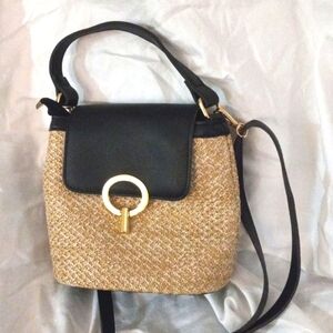 Straw Crossbody Bag Purse Flap-Over Circle Lock Zip 7" X 8.5" Lined Black Trim